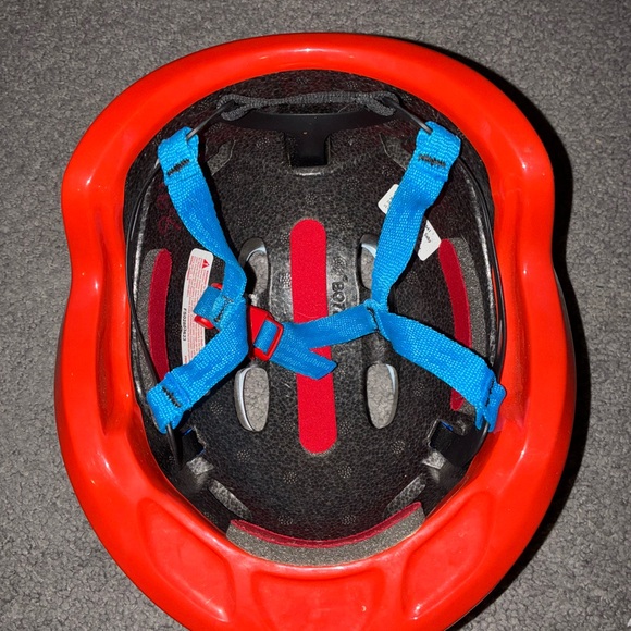 Marvel Superhero Kids Helmet - Blue and Red - Picture 2 of 2